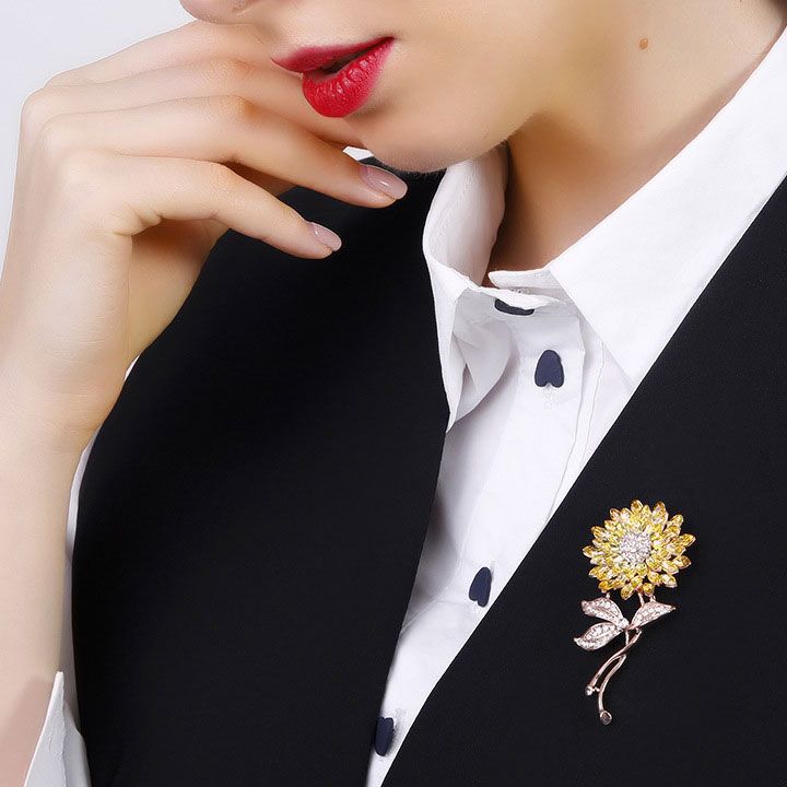 Cài áo cành hoa hướng dương