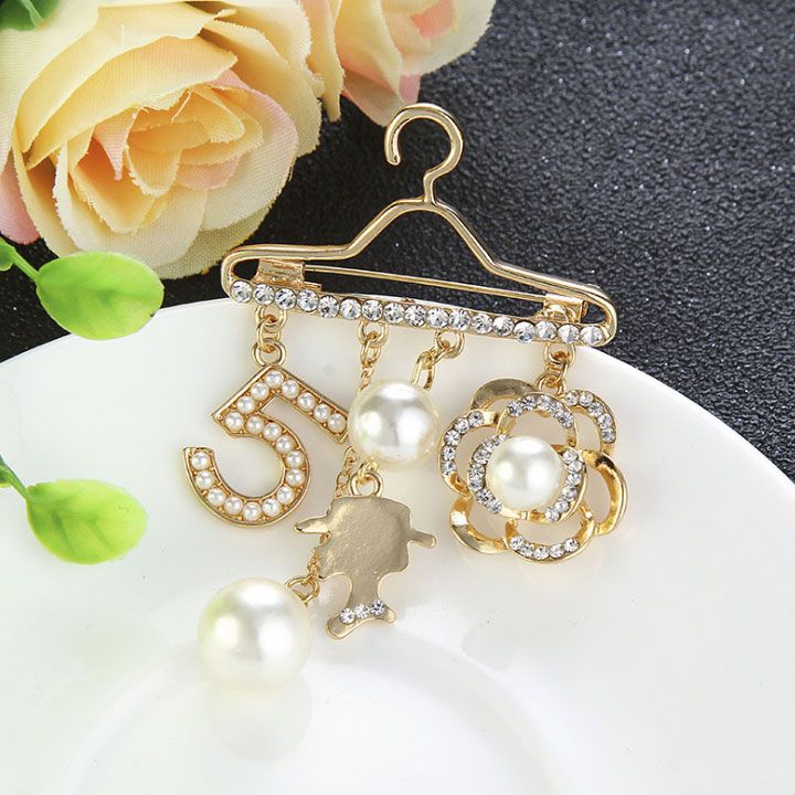 Cài áo móc thời trang