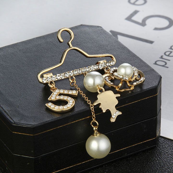 Cài áo móc thời trang