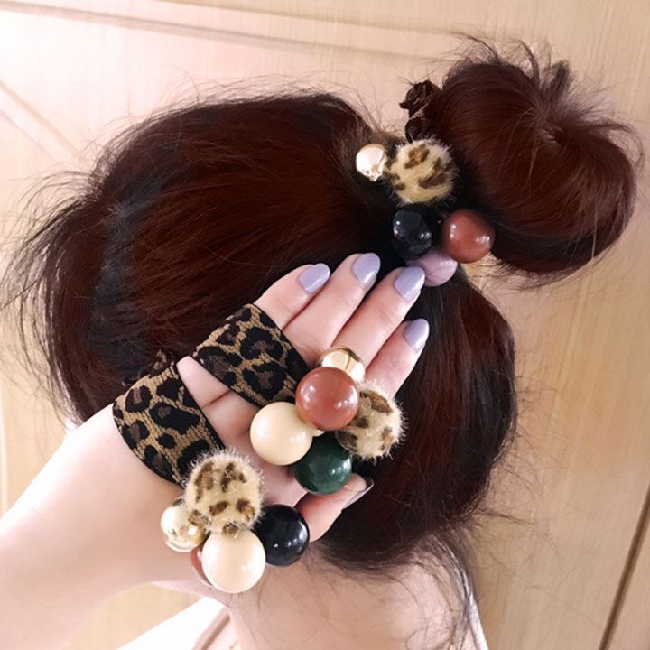 Cột tóc hạt châu