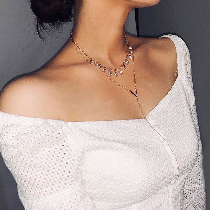 Vòng cổ layer chữ V