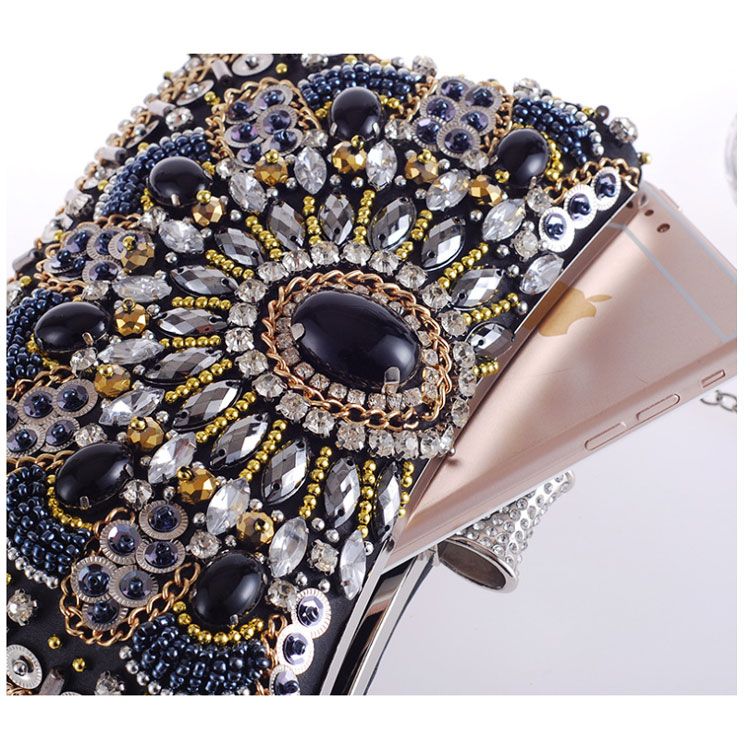 Clutch dự tiệc đính đá
