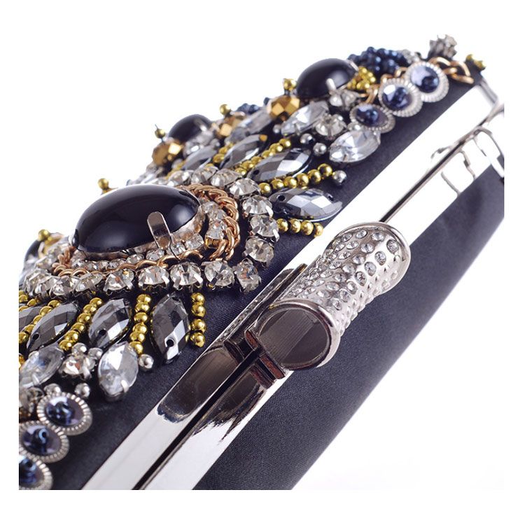 Clutch dự tiệc đính đá