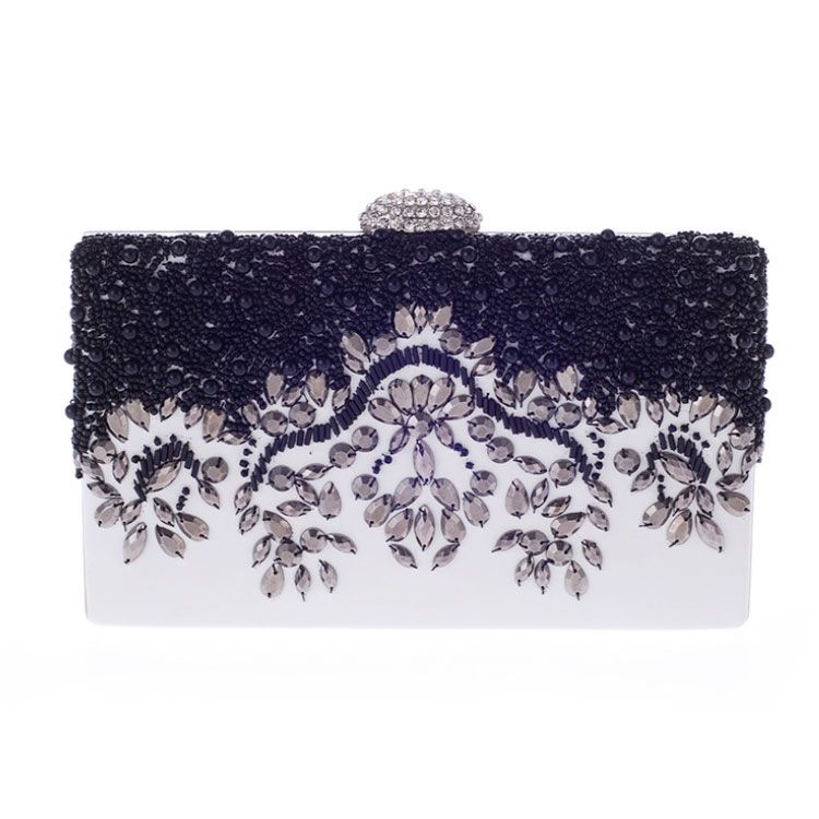 Clutch cầm tay đính đá bạc