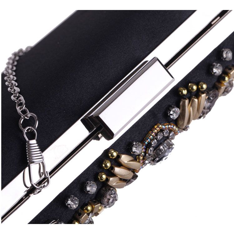 Clutch cầm tay đi tiệc đính đá