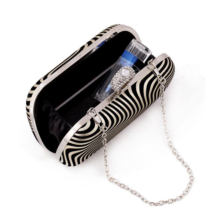 Clutch cầm tay đi tiệc lượn sóng