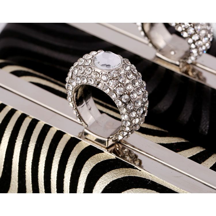 Clutch cầm tay đi tiệc lượn sóng