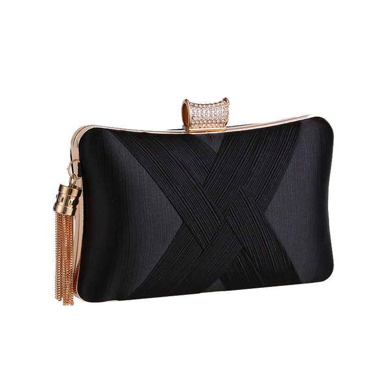 Clutch cầm tay đi tiệc đen