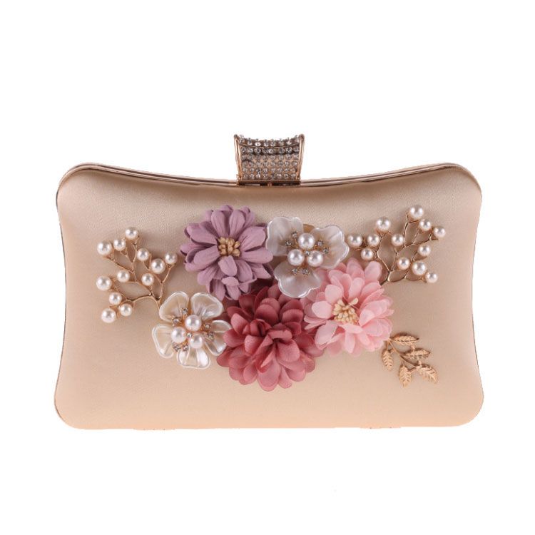 Clutch cầm tay đi tiệc đính hoa 3D màu be