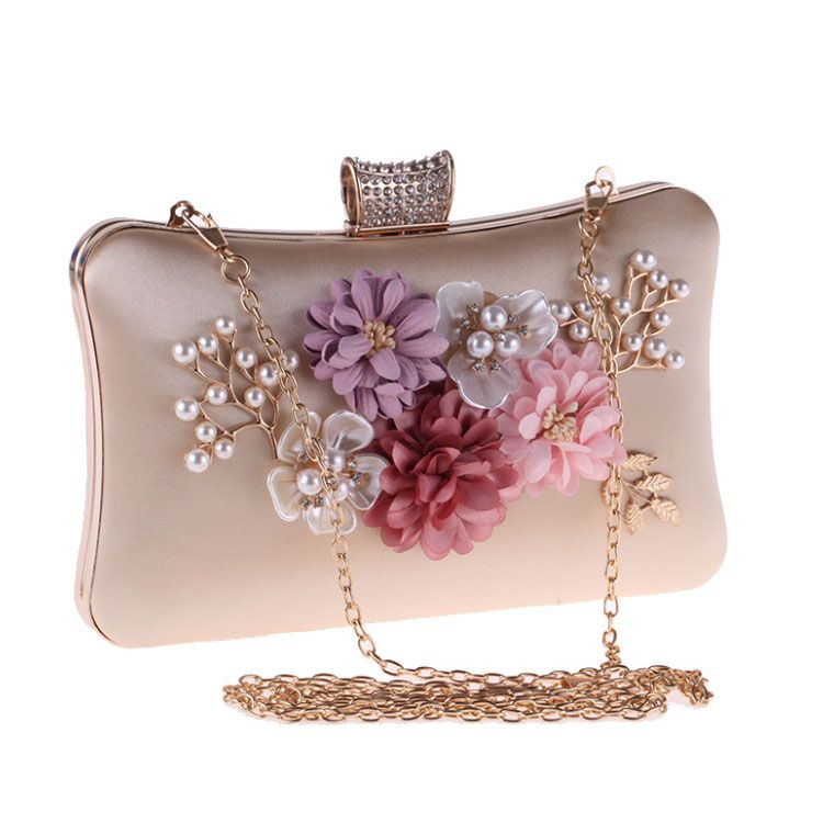 Clutch cầm tay đi tiệc đính hoa 3D màu be