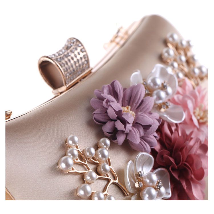 Clutch cầm tay đi tiệc đính hoa 3D màu be