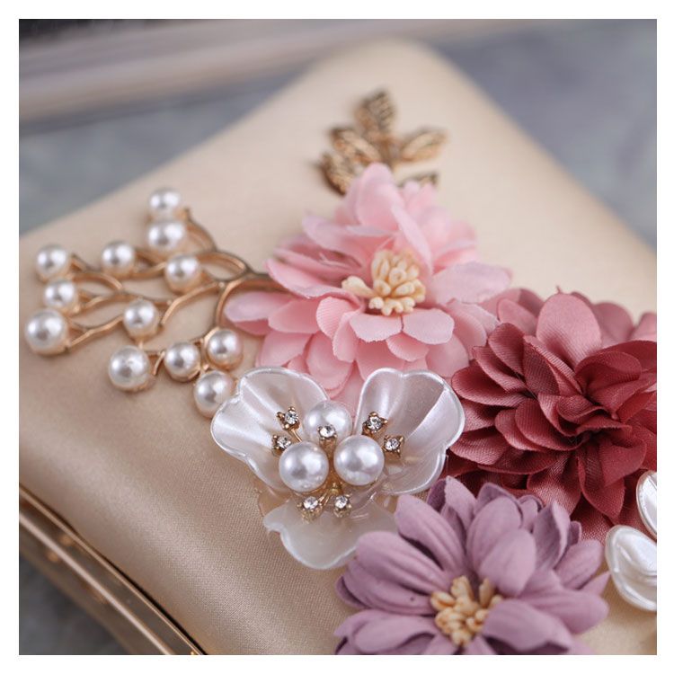 Clutch cầm tay đi tiệc đính hoa 3D màu be