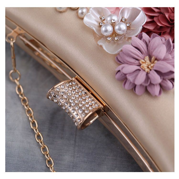 Clutch cầm tay đi tiệc đính hoa 3D màu be