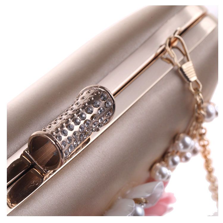 Clutch cầm tay đi tiệc đính hoa 3D màu be