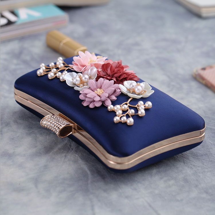 Clutch cầm tay đi tiệc đính hoa 3D xanh navy
