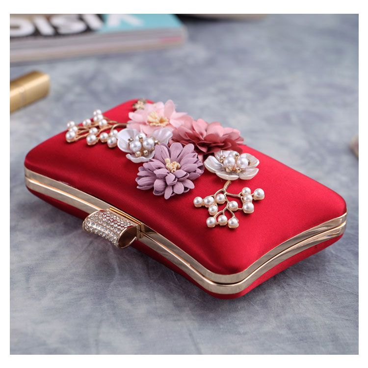 Clutch cầm tay đi tiệc đính hoa 3D đỏ