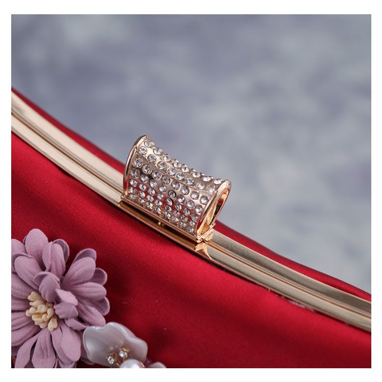 Clutch cầm tay đi tiệc đính hoa 3D đỏ