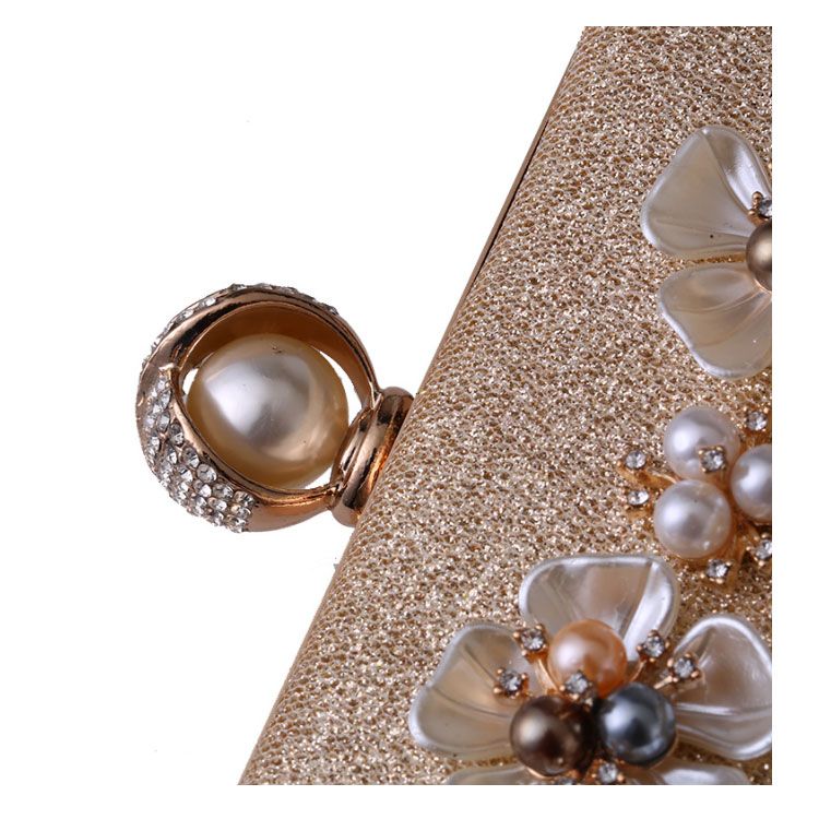 Clutch cầm tay đi tiệc đính hoa nổi