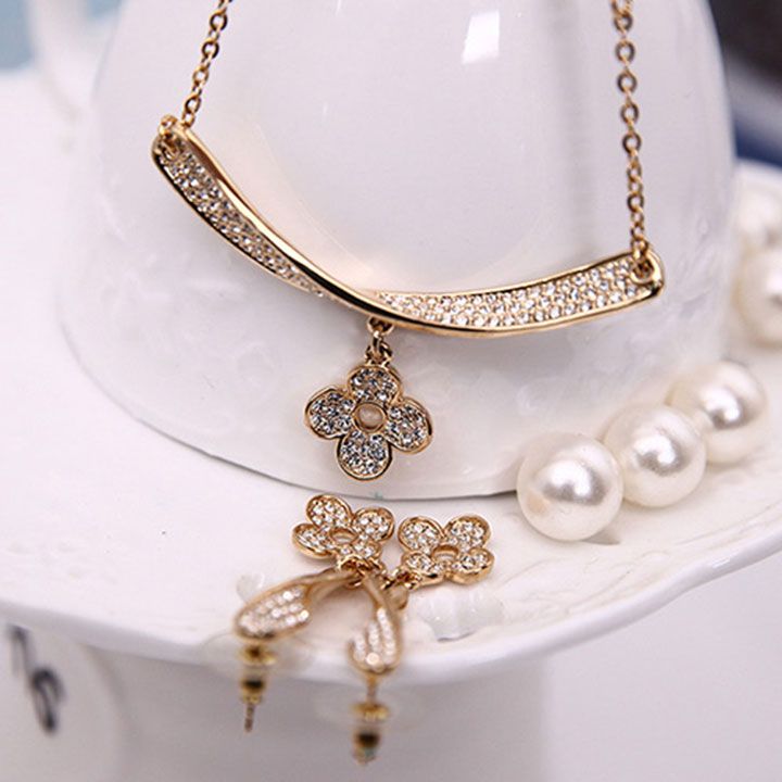 Bộ vòng cổ hoa 4 cánh