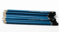 Hộp bút chì đen H-9600 2B (12 cây)
