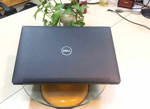 Dell  7480 14' QHD Touch screen (I7 7600u)