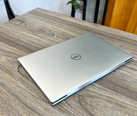 Dell XPS 13 9300  (i7 1065u)