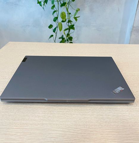 Lenovo Thinkpad E14 Gen 5 (i5 1335u)