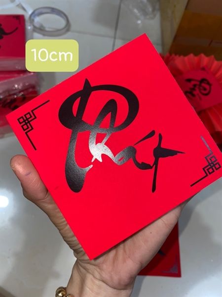 Chữ thư pháp nhung V-10cm-T24