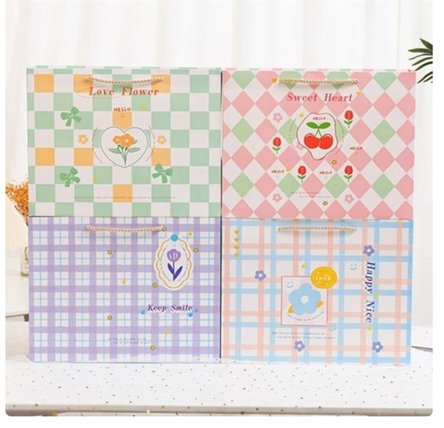 Túi giấy đựng quà 33x12x25cm