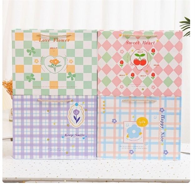 Túi giấy đựng quà 33x12x25cm