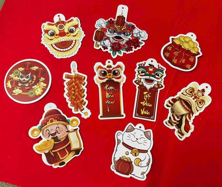 Tag đầu lân treo tết