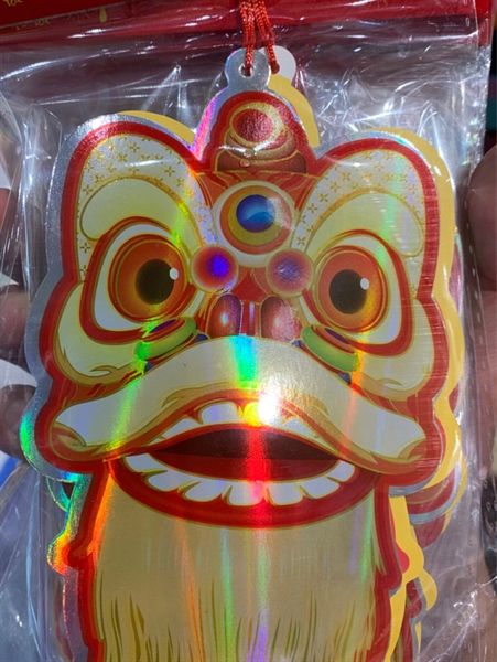 Đầu lân treo mai