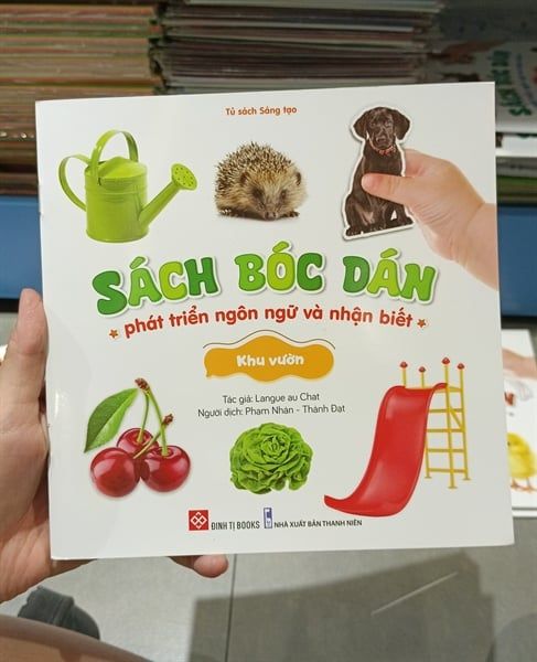 Sách bóc dán phát triển ngôn ngữ và nhận biết