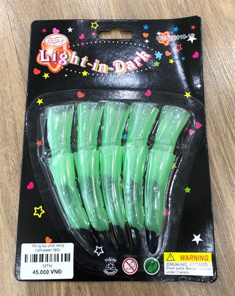 Móng tay phát sáng halloween
