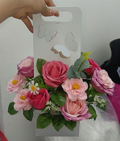 GIỎ HOA CÁNH BƯỚM MIX (NHỎ)