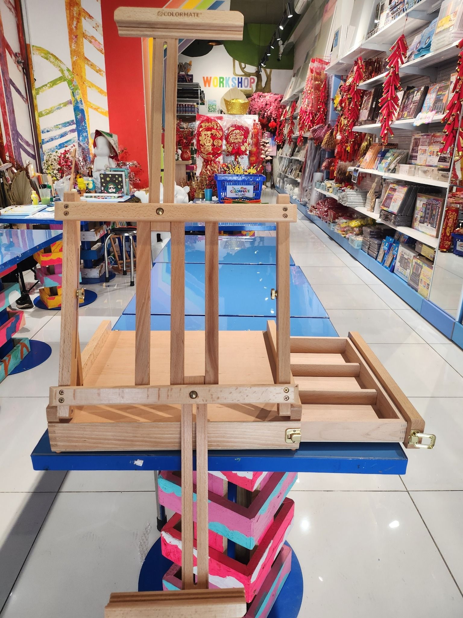 Giá vẽ để bàn có khay đựng màu 42x36cm-Colormate
