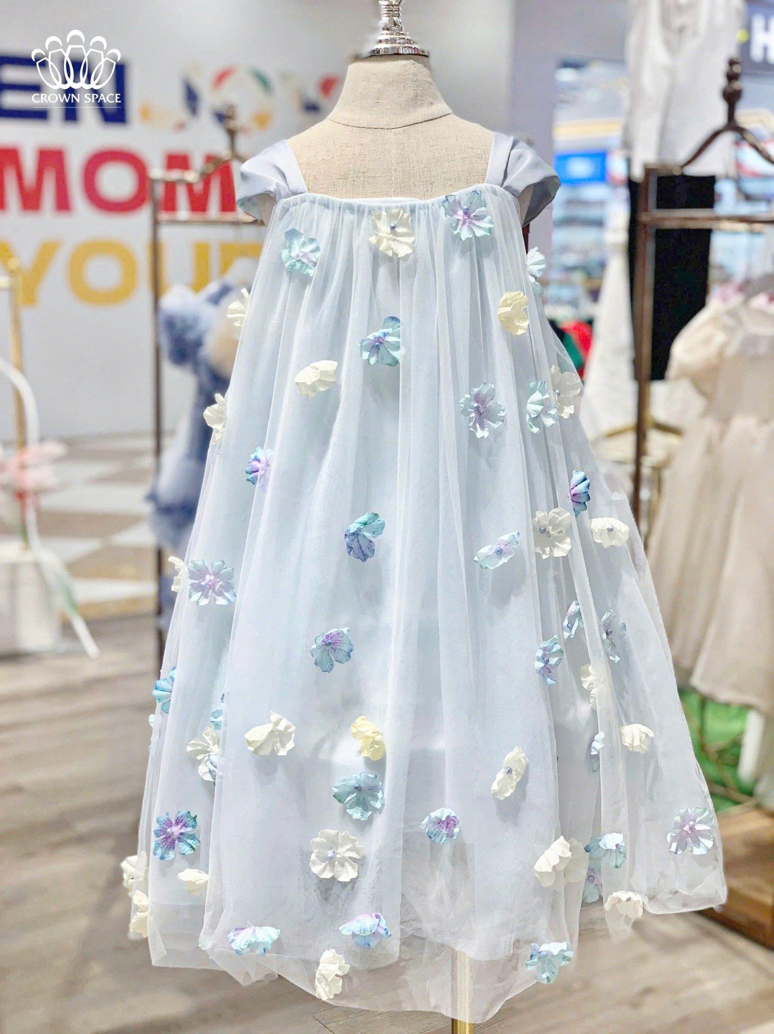 Váy Công Chúa Xanh Chiffon Hoa Bé Gái Đính Họa Tiết Tinh Tế | Crown Space CKGS3850110