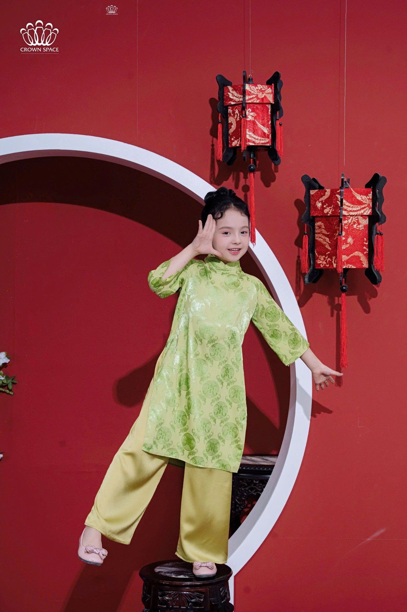 Áo Dài Lụa Tơ Tằm Bé Gái Cao Cấp, Cách Tân, Sang Trọng | Crown Space CKGS9941902