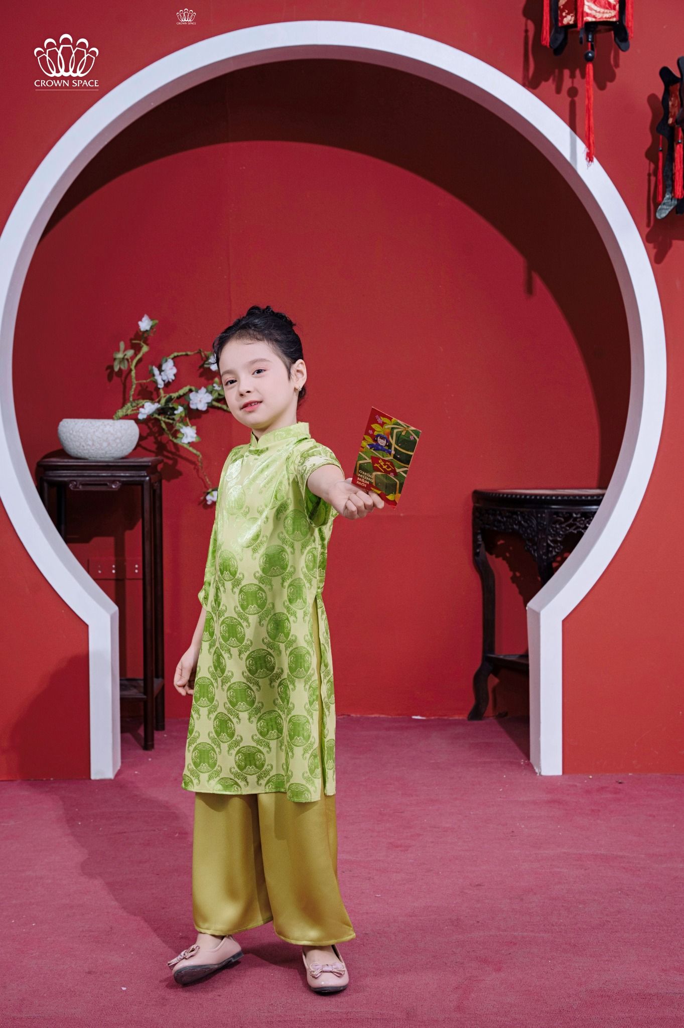 Áo Dài Lụa Tơ Tằm Bé Gái Cao Cấp, Cách Tân, Sang Trọng | Crown Space CKGS9941902