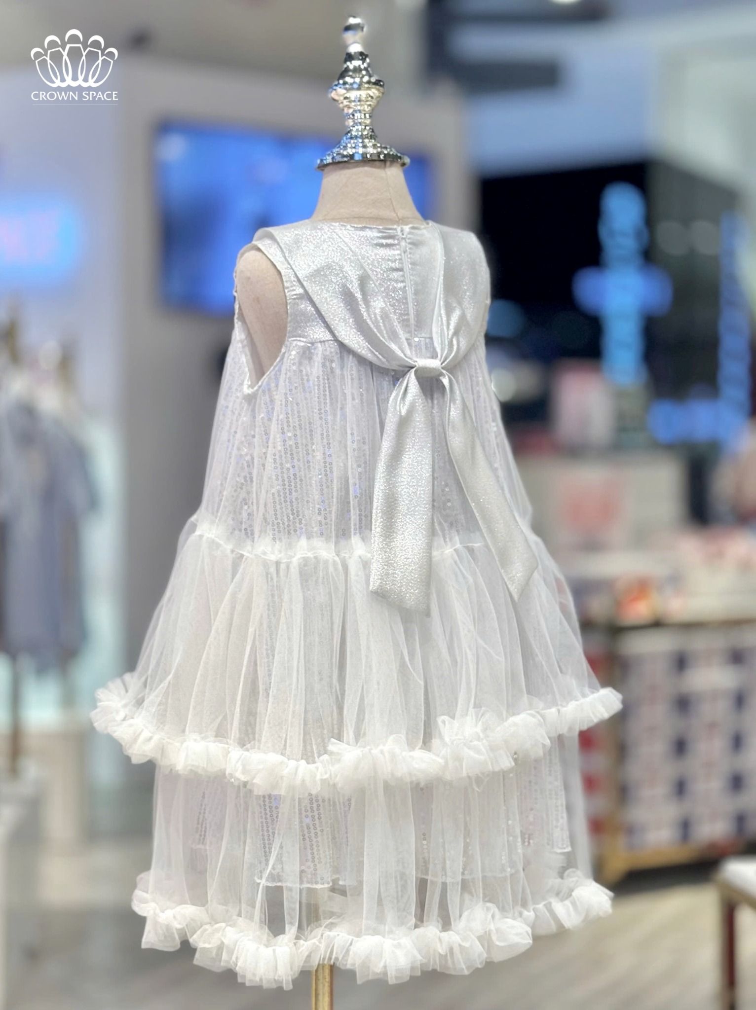 Váy Nhung Cộc Tay Bé Gái Cổ Bèo, Cao Cấp, Mềm Mại, Thoáng Mát | Crown Space CKGS3850121