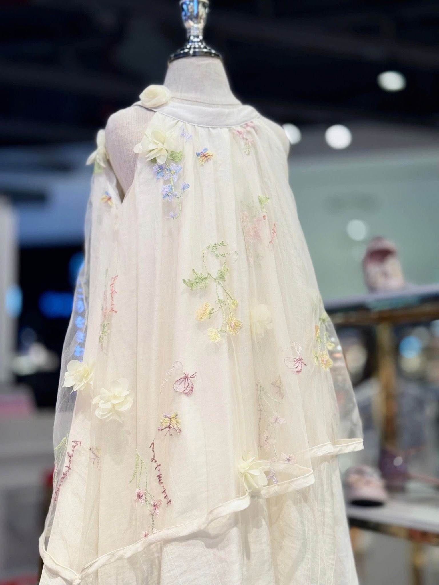 Váy Bé Gái Công Chúa Hoa Thêu Pastel Màu Be Cao Cấp | Crown Space CKGS3850904