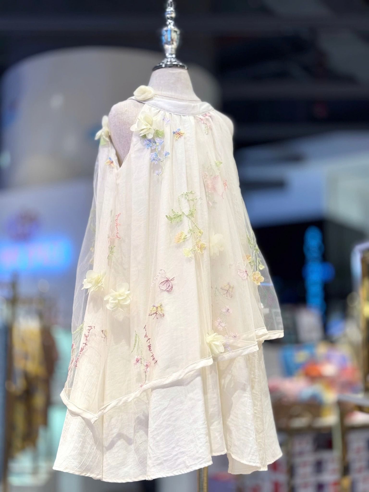Váy Bé Gái Công Chúa Hoa Thêu Pastel Màu Be Cao Cấp | Crown Space CKGS3850904