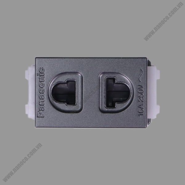 Universal receptacle with safety shutter Halumie Panasonic
