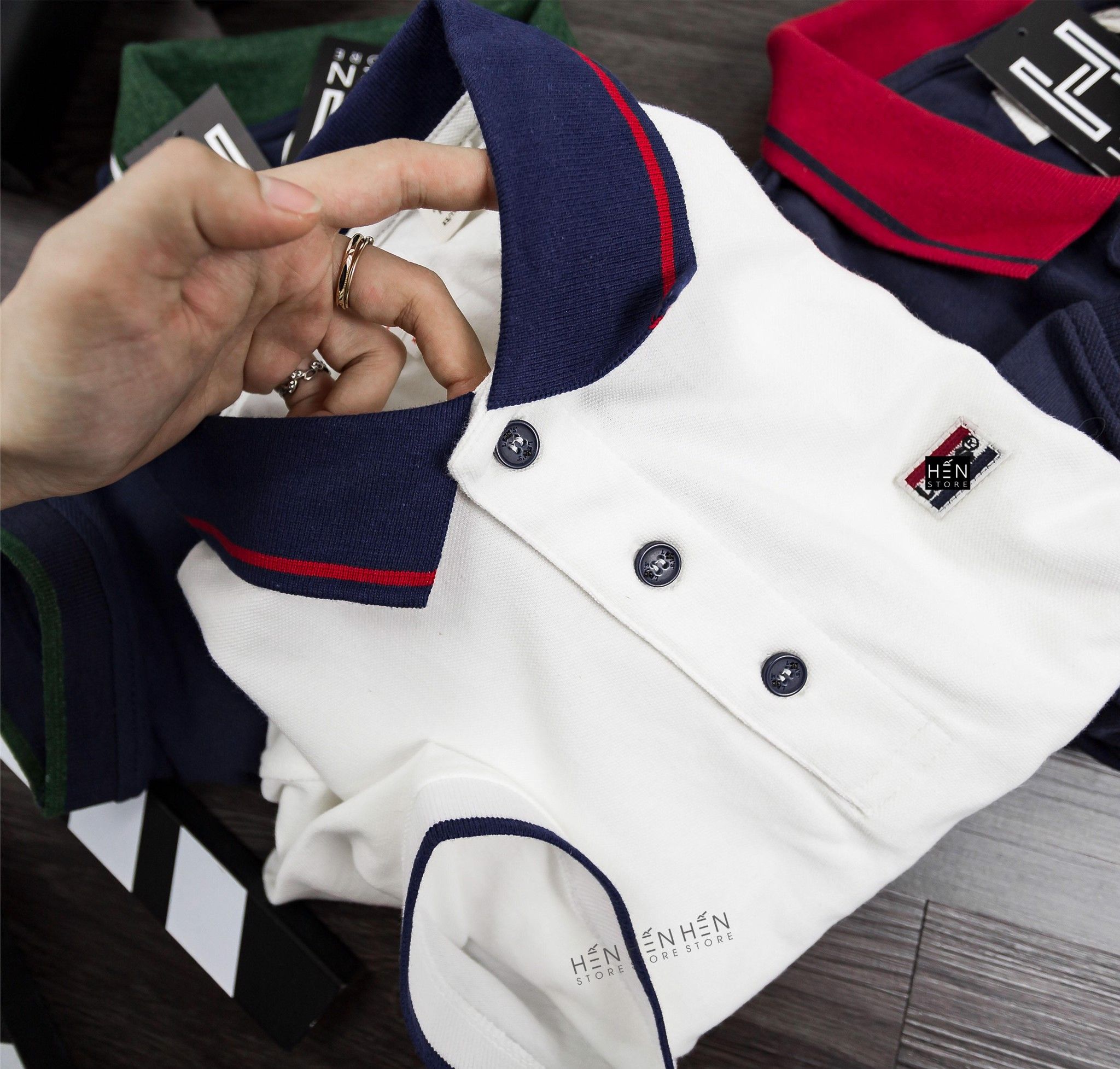 Áo Polo L Viền Cổ