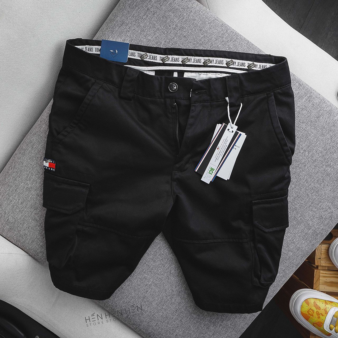 Quần short kaki túi hộp Tom.my 6M