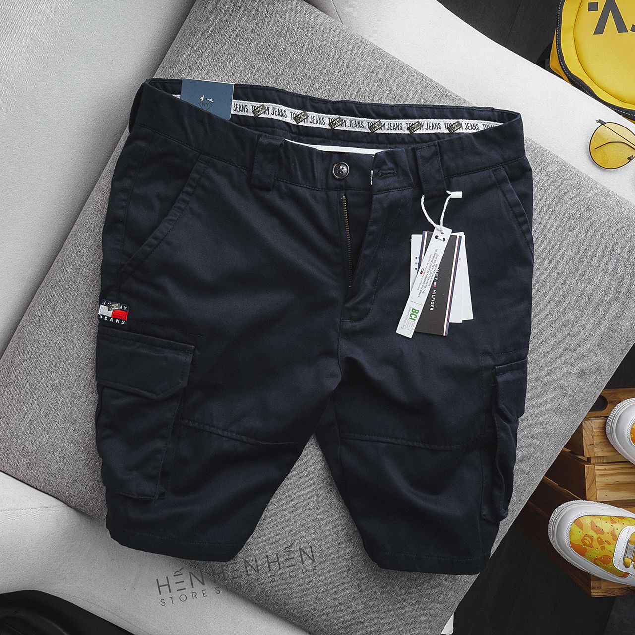 Quần short kaki túi hộp Tom.my 6M