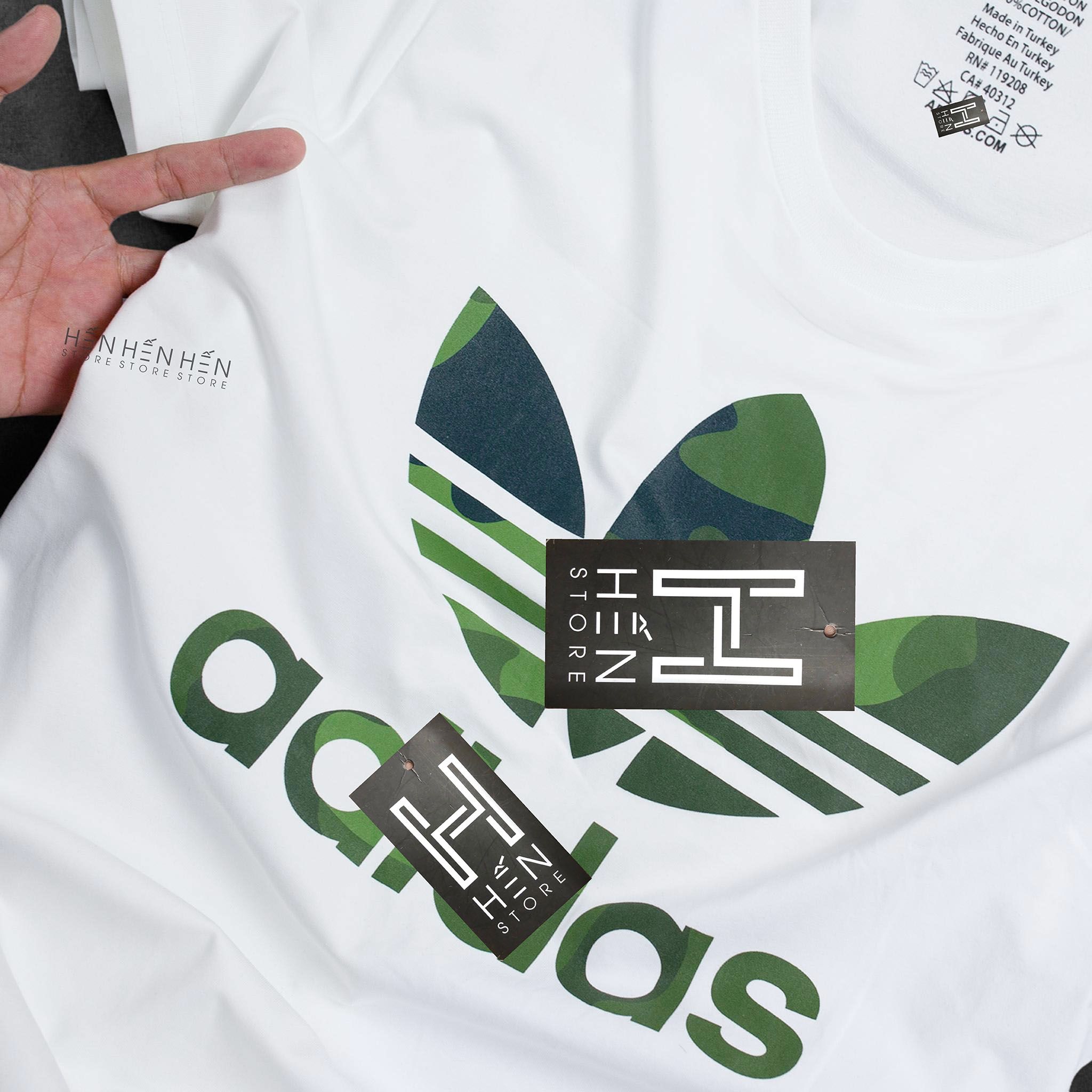 Áo thun Adi.das logo camo 2M