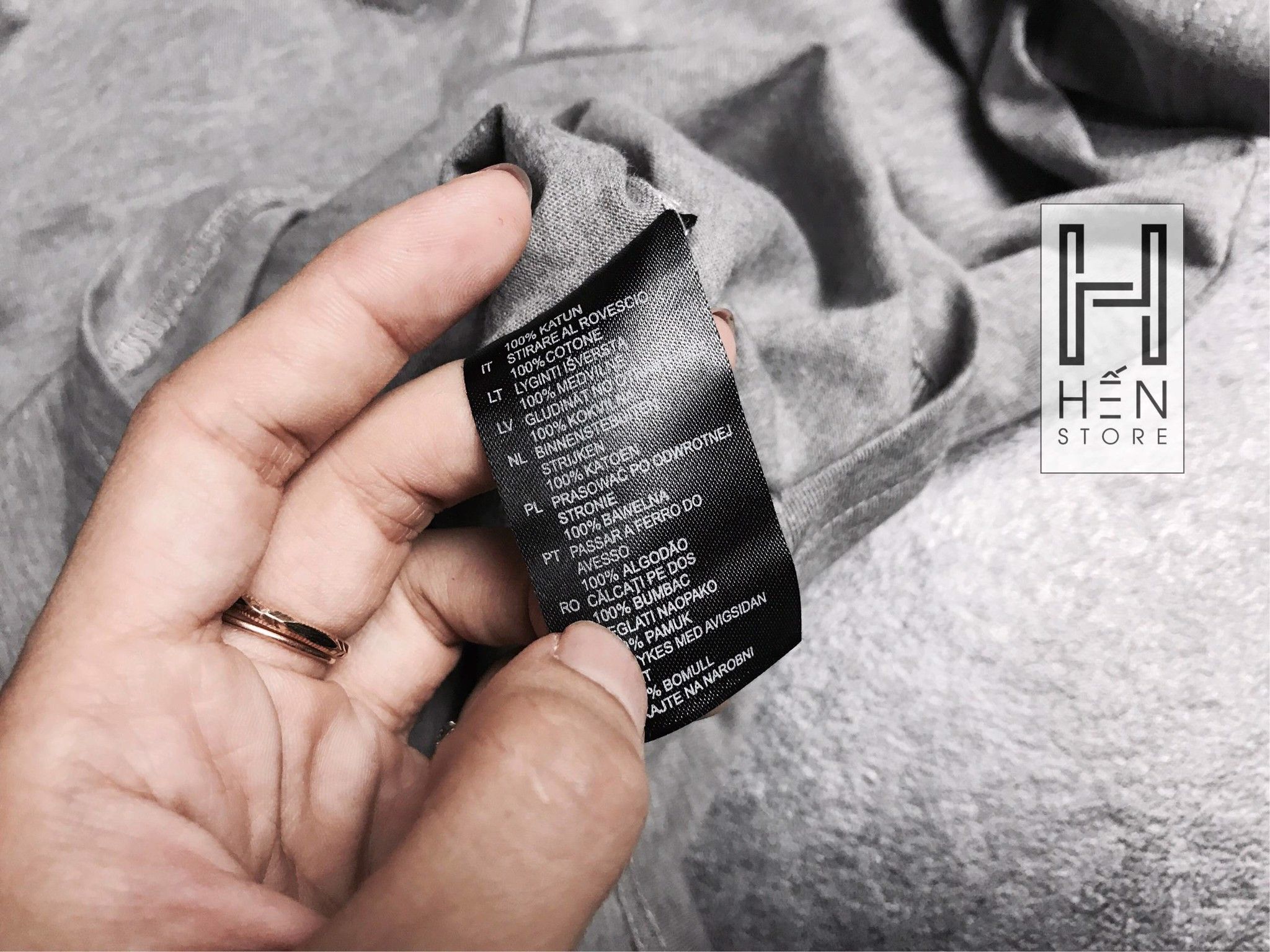 Áo Thun HM Cổ Tim ( HẾT HÀNG )