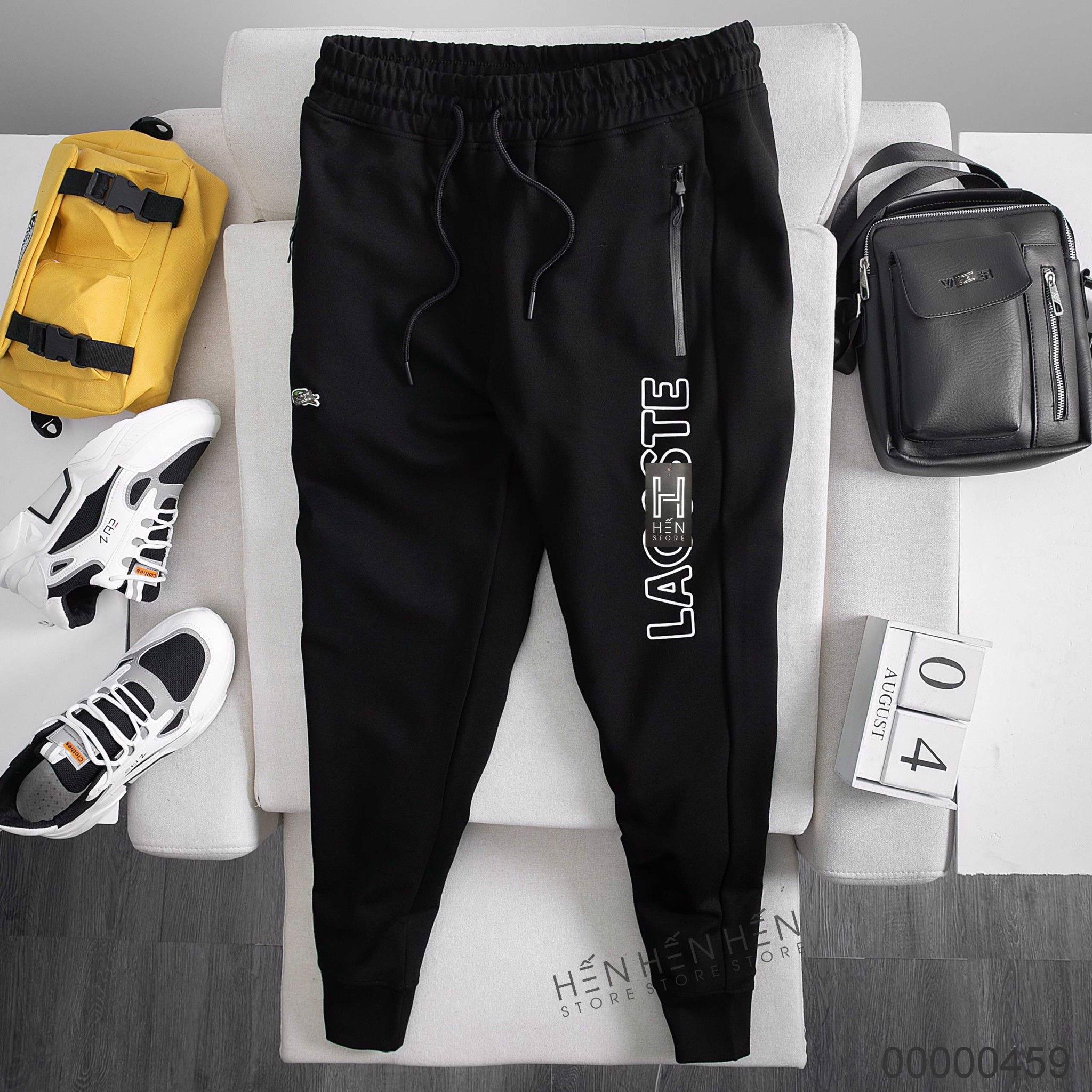 Quần jogger thun LC đen chữ to