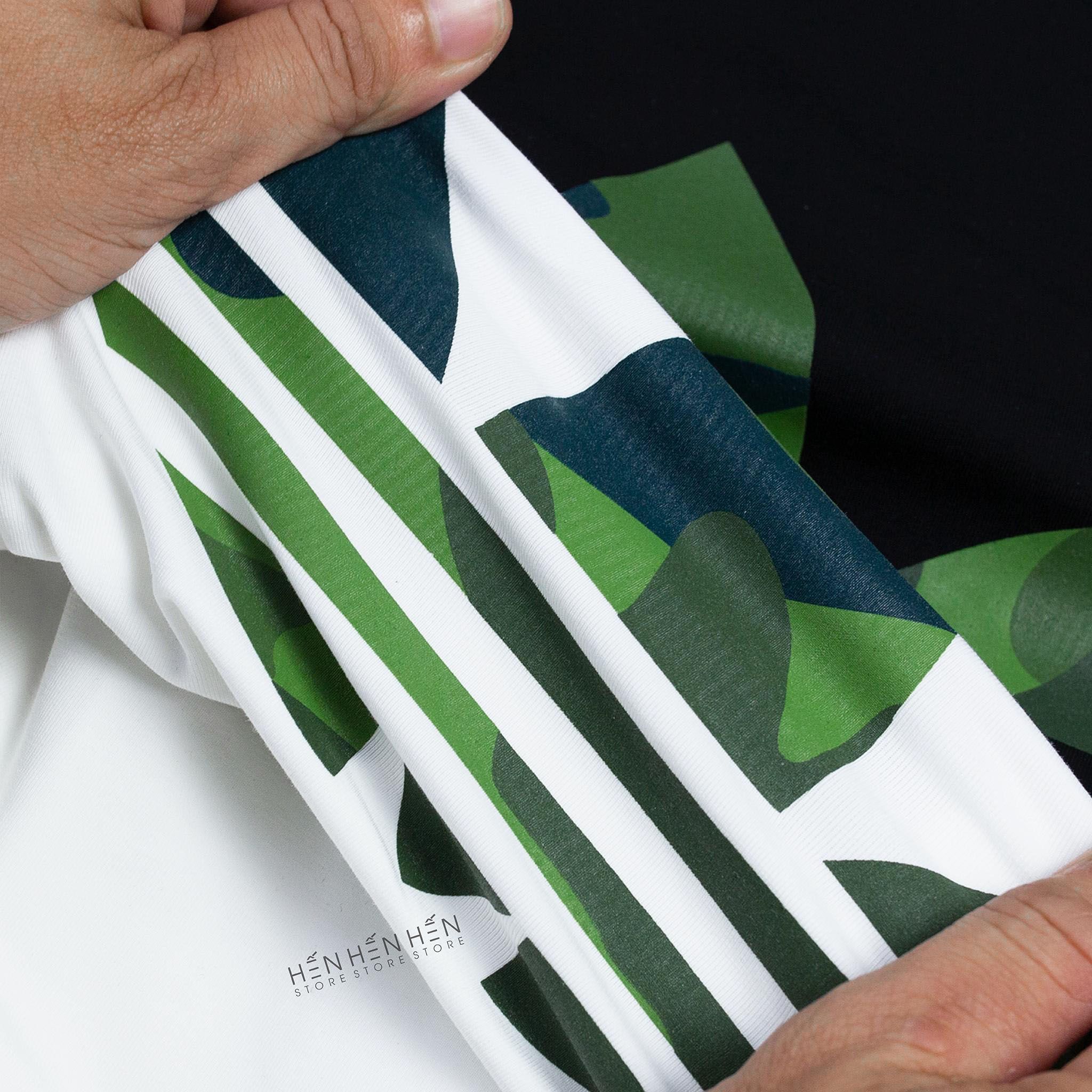 Áo thun Adi.das logo camo 2M
